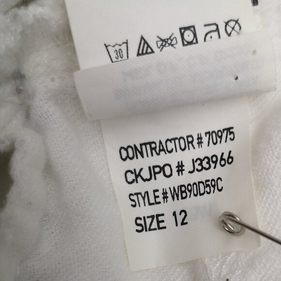 Calvin Klein Jeans Ladies Size 12 White Zipper & Button Closure Capri Pants - Picture 9 of 16